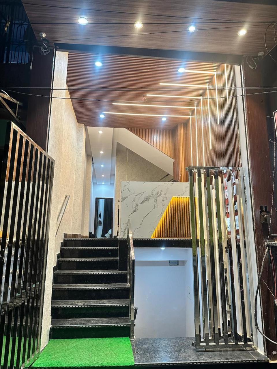 Cable Car Otel Varanasi Dış mekan fotoğraf